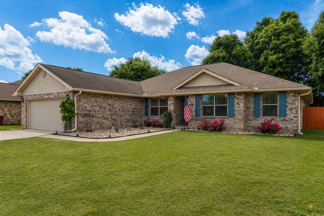 147 Strike Eagle Dr in Crestview, FL - Building Photo - Building Photo