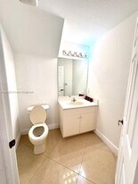 11102 NW 83rd St in Doral, FL - Building Photo