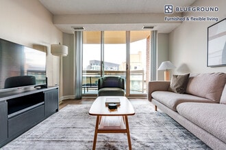 2140 L St NW in Washington, DC - Building Photo - Building Photo