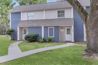 Gulf Coast Townhomes in Ocean Springs, MS - Foto de edificio - Building Photo