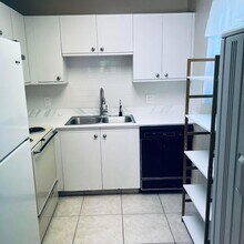 13 Lake Vista Trail, Unit 205 in Port St. Lucie, FL - Foto de edificio - Building Photo