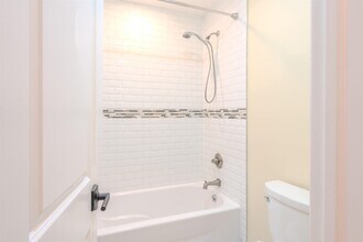 133 W 5th St-Unit -1 in Bayonne, NJ - Building Photo - Building Photo