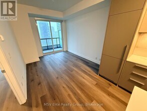 65 Broadway Ave in Toronto, ON - Building Photo - Building Photo