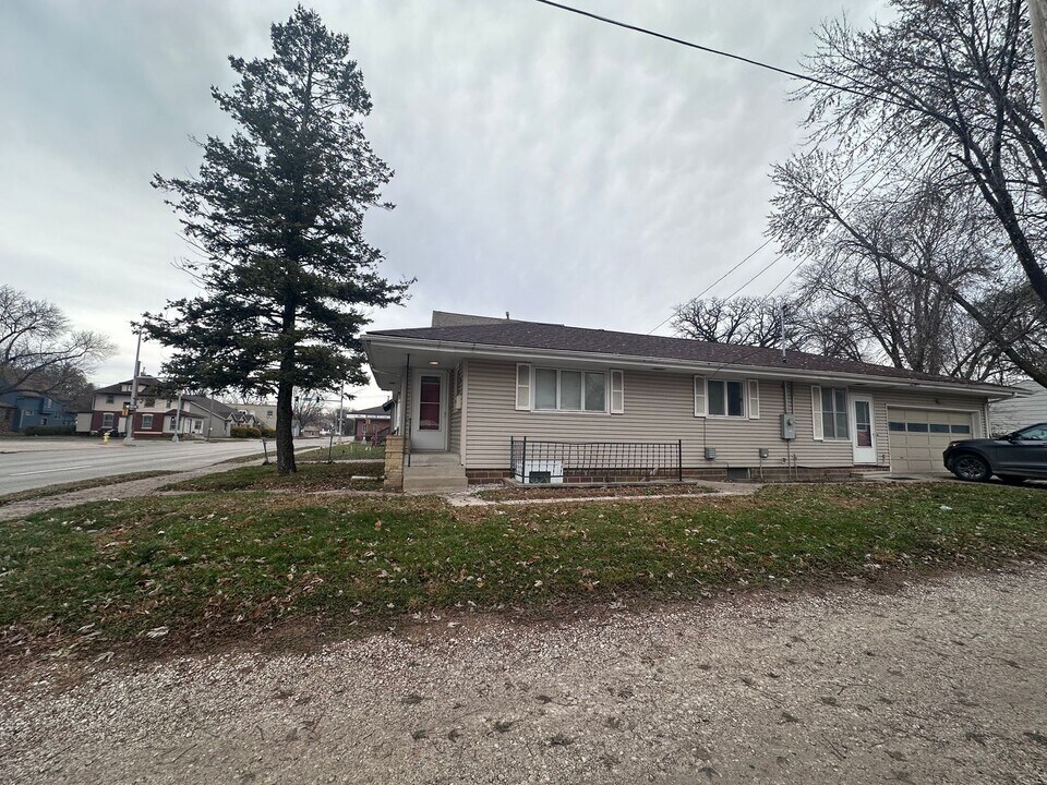 615 N 15th St in Fort Dodge, IA - Building Photo