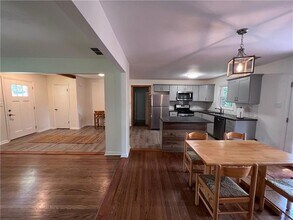 1180 Starline Dr in Smyrna, GA - Building Photo - Building Photo