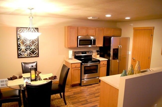 1616 20th Ave NW in Minot, ND - Building Photo - Building Photo