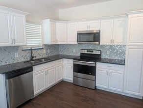 1028 E Houston St in Sherman, TX - Building Photo - Building Photo