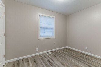 1603 Kings Way in Champaign, IL - Building Photo - Building Photo