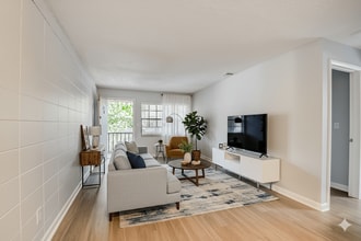 Fernwood Grove Apartments in Tampa, FL - Foto de edificio - Building Photo