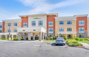 Furnished Studio-Santa Rosa - North in Santa Rosa, CA - Building Photo - Building Photo