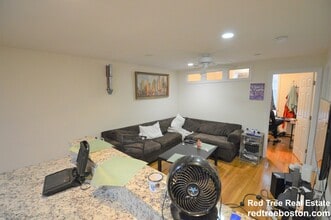 60 Egmont St in Brookline, MA - Foto de edificio - Building Photo