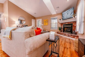 1 Amesbury Dr in Bella Vista, AR - Building Photo - Building Photo