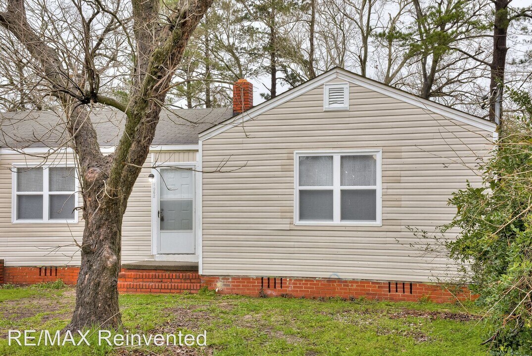 1962 Lionel St in Augusta, GA - Foto de edificio
