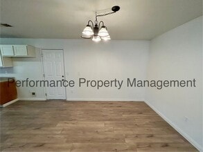 2736 Potomac Ave in Bakersfield, CA - Building Photo - Building Photo