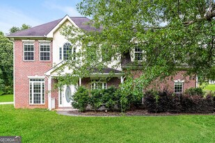 349 Plantation Cir in Fayetteville, GA - Building Photo