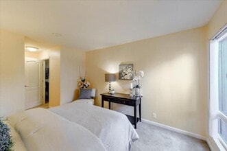 456 Dempsey Rd in Milpitas, CA - Foto de edificio - Building Photo