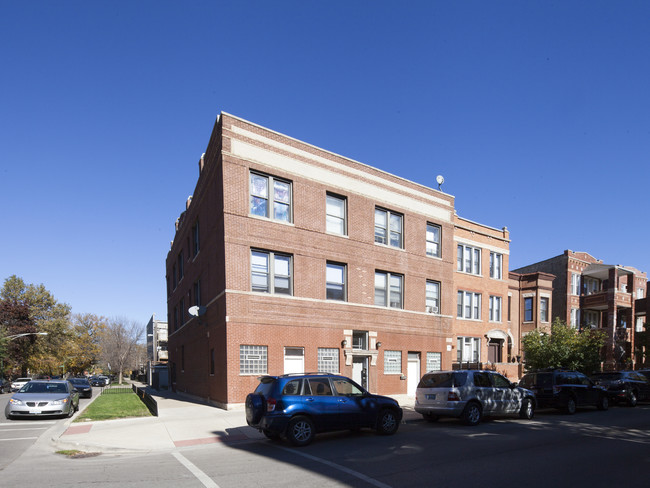 2656-2658 W Iowa St in Chicago, IL - Foto de edificio - Building Photo