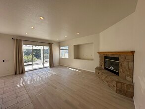 32795 Valentino Way in Temecula, CA - Building Photo - Building Photo