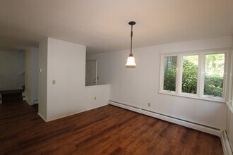 6 Lyle Ct in Farmington, CT - Building Photo - Building Photo