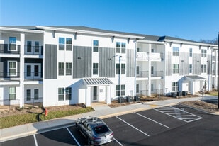 Arden Pines Luxury Apartments in Arden, NC - Building Photo