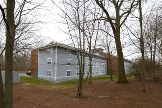 Mill Pond in Taunton, MA - Foto de edificio - Building Photo