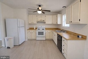 4170 Old Washington Rd in Waldorf, MD - Building Photo