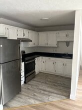 310 Thompson Road LLC in Webster, MA - Foto de edificio - Building Photo