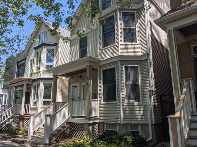 property at 3731 N Bosworth Ave