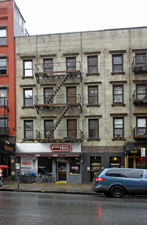 1542 Second Ave in New York, NY - Foto de edificio