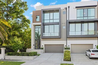98 W Davis Blvd in Tampa, FL - Building Photo - Building Photo