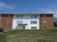 4515 W Shore Dr in Bremen, IN - Foto de edificio - Building Photo