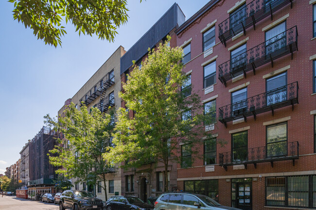 168-170 E 7th St in New York, NY - Foto de edificio - Building Photo