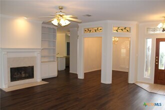 504 Vista Cove in Victoria, TX - Building Photo - Building Photo