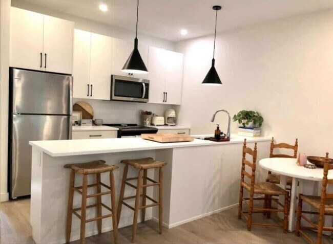 464A Centennial St in Winnipeg, MB - Building Photo - Building Photo