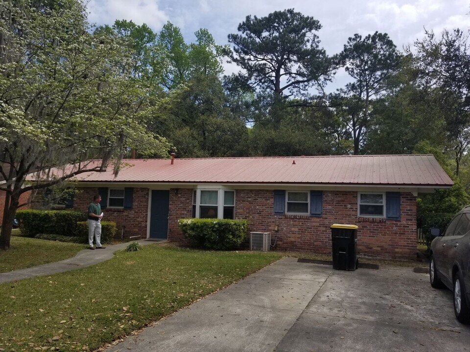 14 Montclair Blvd in Savannah, GA - Building Photo