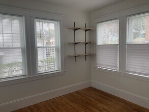 31 Clyde St in Belmont, MA - Building Photo - Building Photo