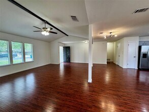 11215 Slippery Elm Trail in Austin, TX - Building Photo - Building Photo