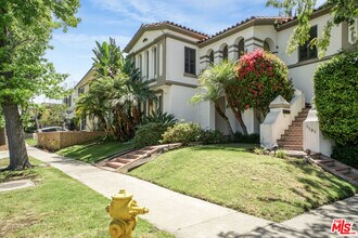 1103 S Oakhurst Dr in Los Angeles, CA - Building Photo - Building Photo