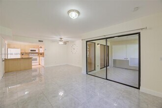 20160 NE 3rd Ct in North Miami Beach, FL - Building Photo - Building Photo