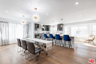 18721 Hatteras St in Los Angeles, CA - Building Photo - Building Photo