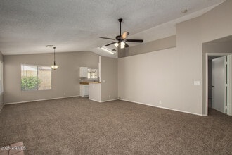 10015 N 66th Dr in Glendale, AZ - Building Photo - Building Photo