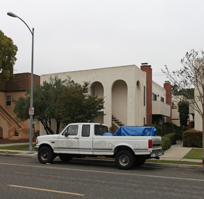 4160 Duquesne Ave in Culver City, CA - Foto de edificio - Building Photo