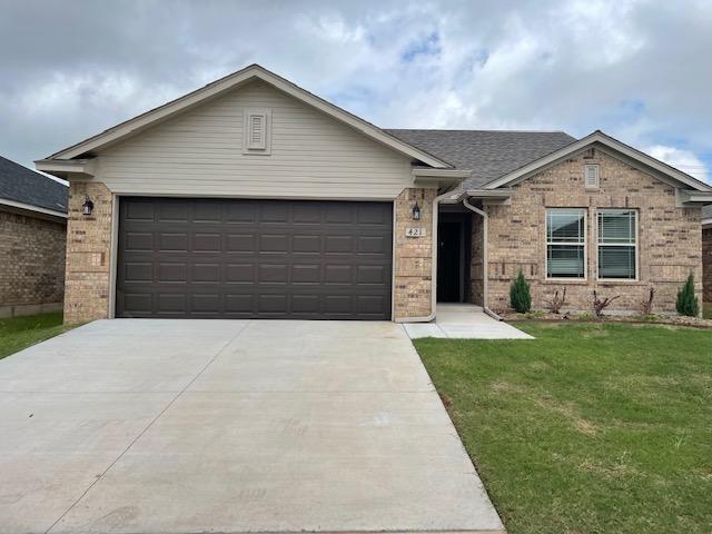 421 Compass Dr in Yukon, OK - Building Photo