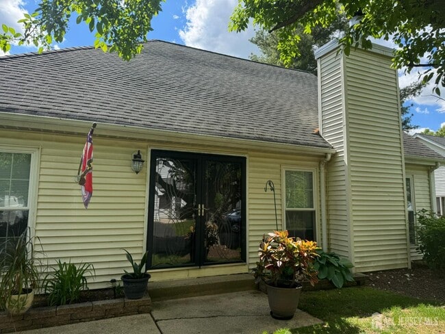 13 Jasmine Ln in Freehold, NJ - Building Photo - Building Photo