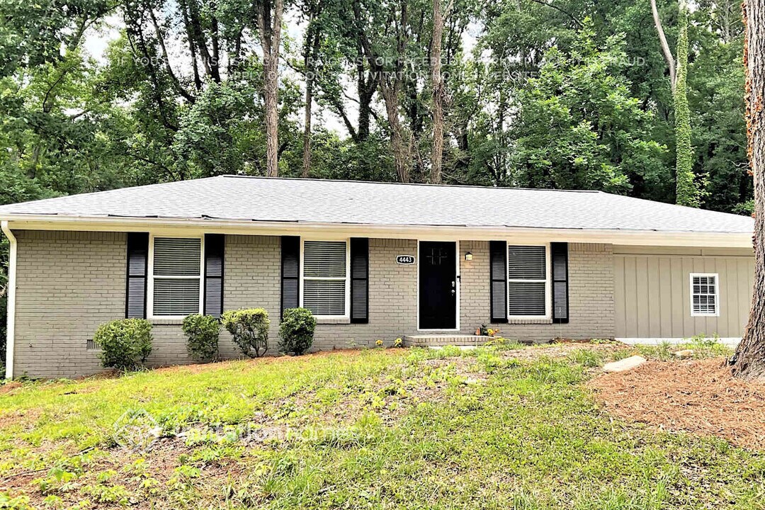 4443 Colony E Dr in Stone Mountain, GA - Building Photo
