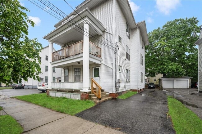 16 Radcliffe Ave