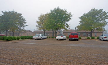 610 S Emerald Ave in Crosbyton, TX - Foto de edificio - Building Photo