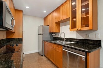 8666 Via Mallorca in San Diego, CA - Building Photo - Building Photo