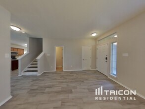822 Point Crossing in San Antonio, TX - Building Photo - Building Photo