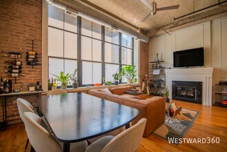 817 W Washington Blvd in Chicago, IL - Building Photo - Building Photo